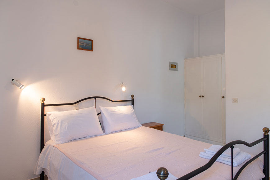 Interior of Margarita Giammaki Rooms in Sifnos