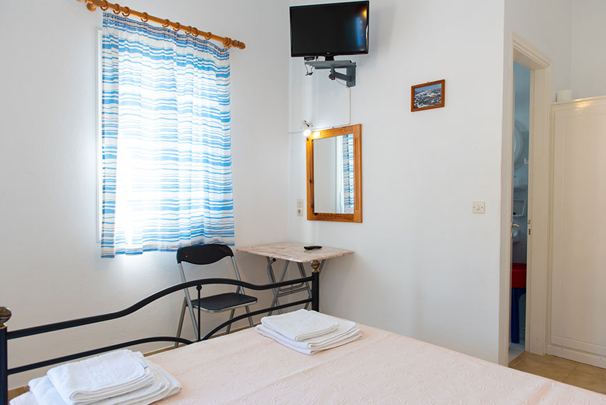 Interior of Margarita Giammaki Rooms in Vathi in Sifnos
